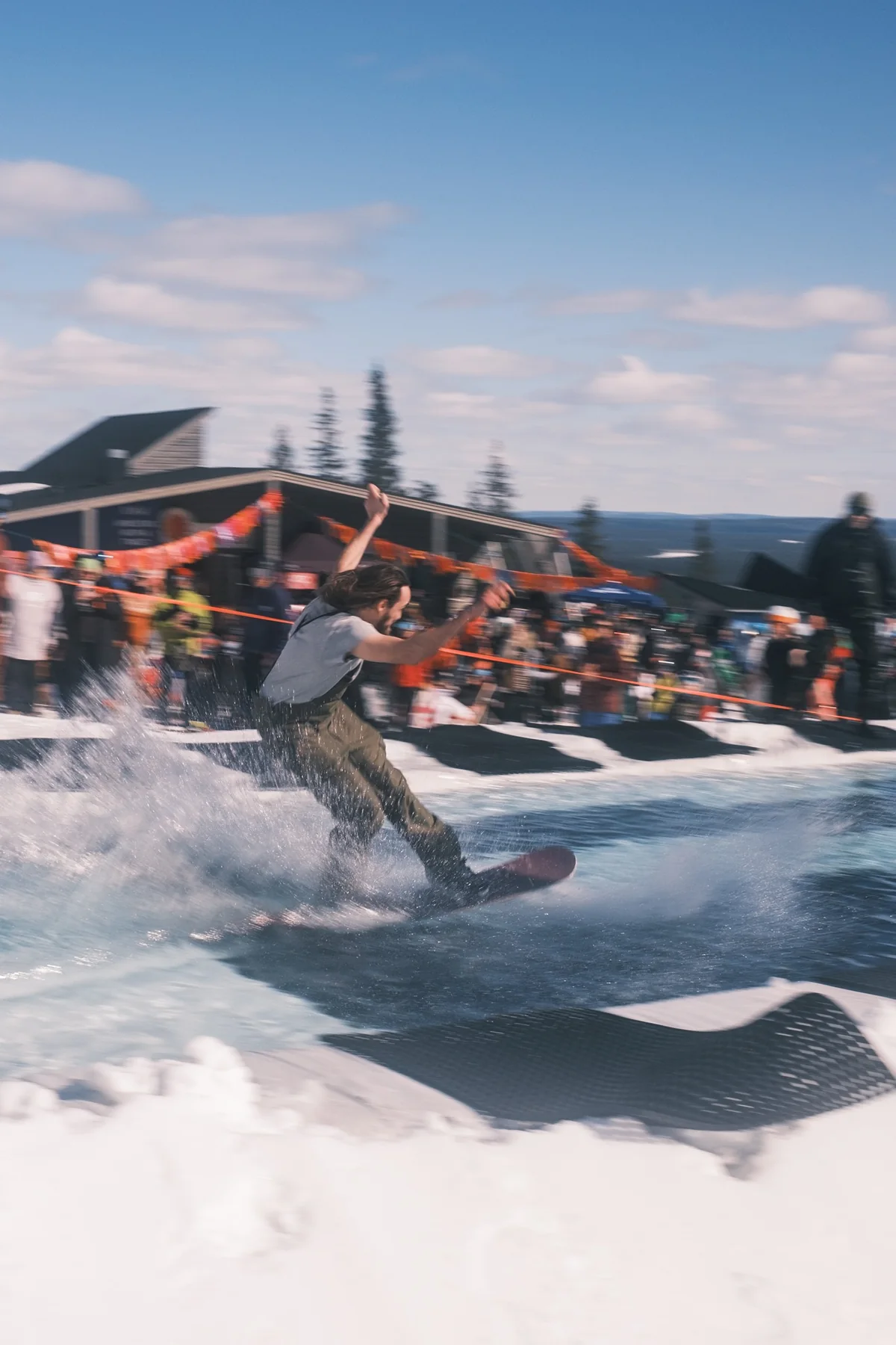 Lumilautailija pond skim -tapahtumassa